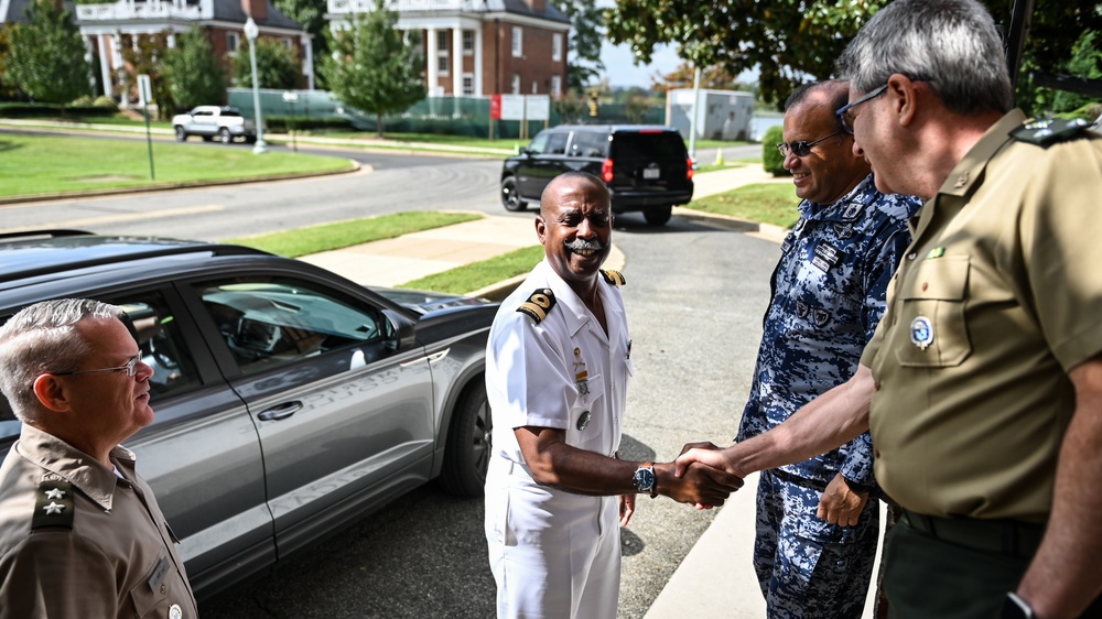 Chief of the Barbados Defense Forces Visits the IADC