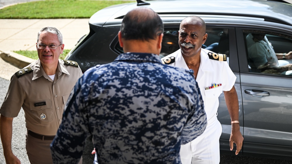 Chief of the Barbados Defense Forces Visits the IADC