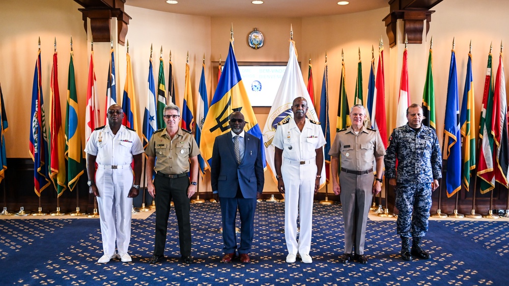 Chief of the Barbados Defense Forces Visits the IADC