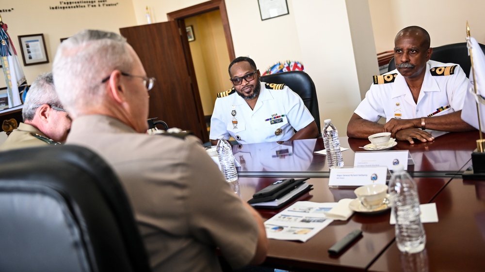 Chief of the Barbados Defense Forces Visits the IADC