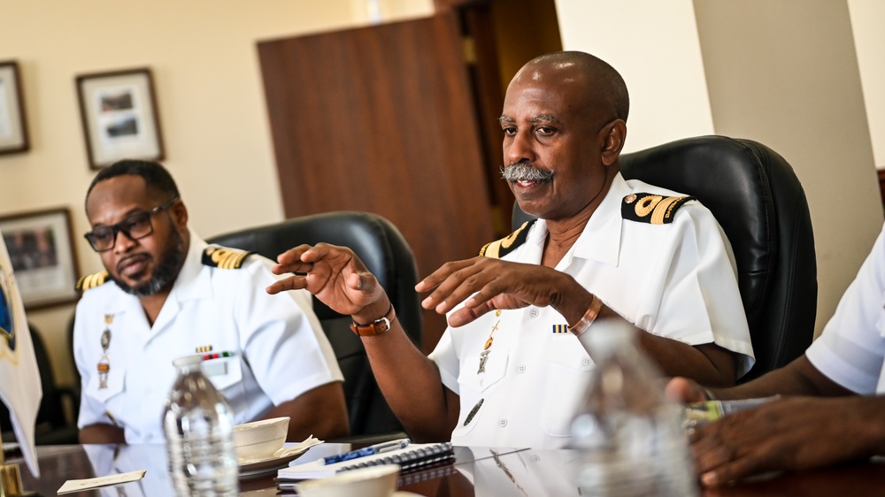 Chief of the Barbados Defense Forces Visits the IADC