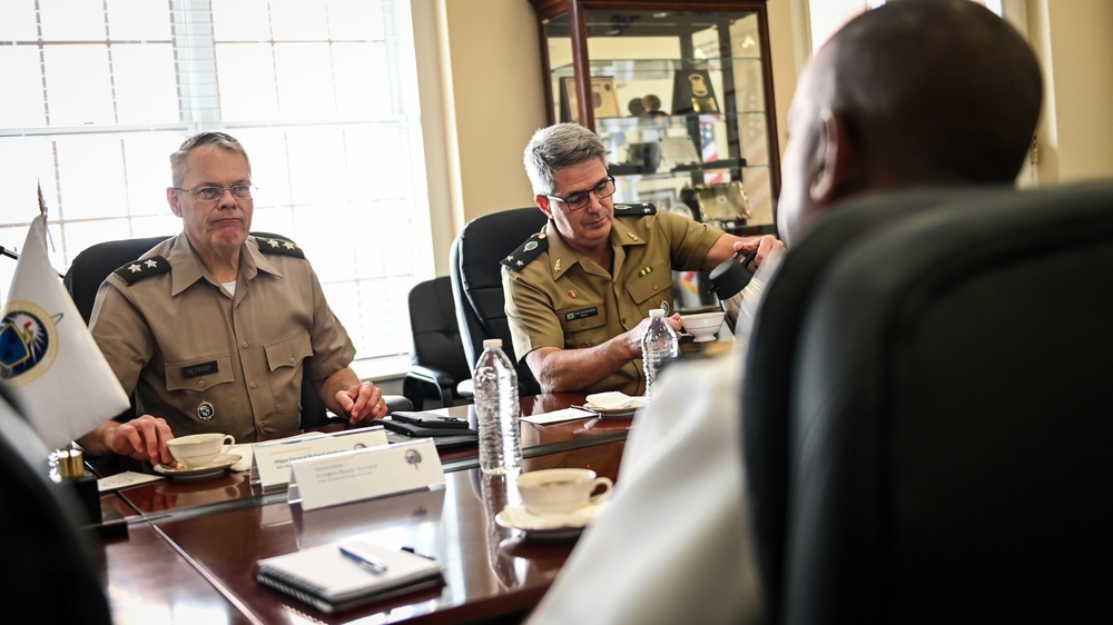 Chief of the Barbados Defense Forces Visits the IADC