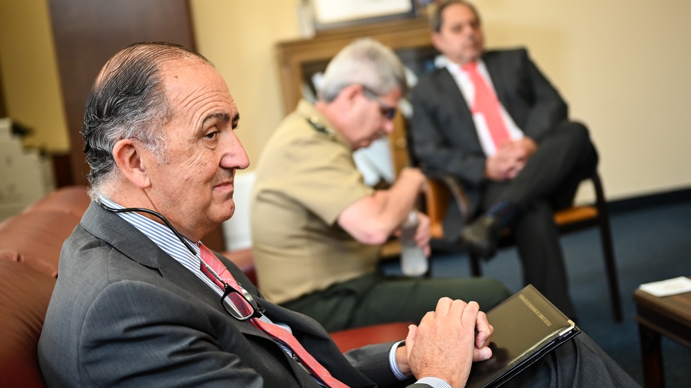 General de Tierra Antonio Esteban López Spain's Observer to the IADB Visits the IADC