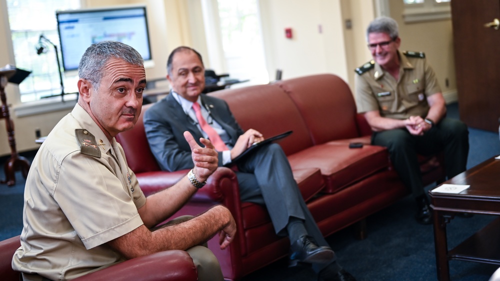 General de Tierra Antonio Esteban López Spain's Observer to the IADB Visits the IADC