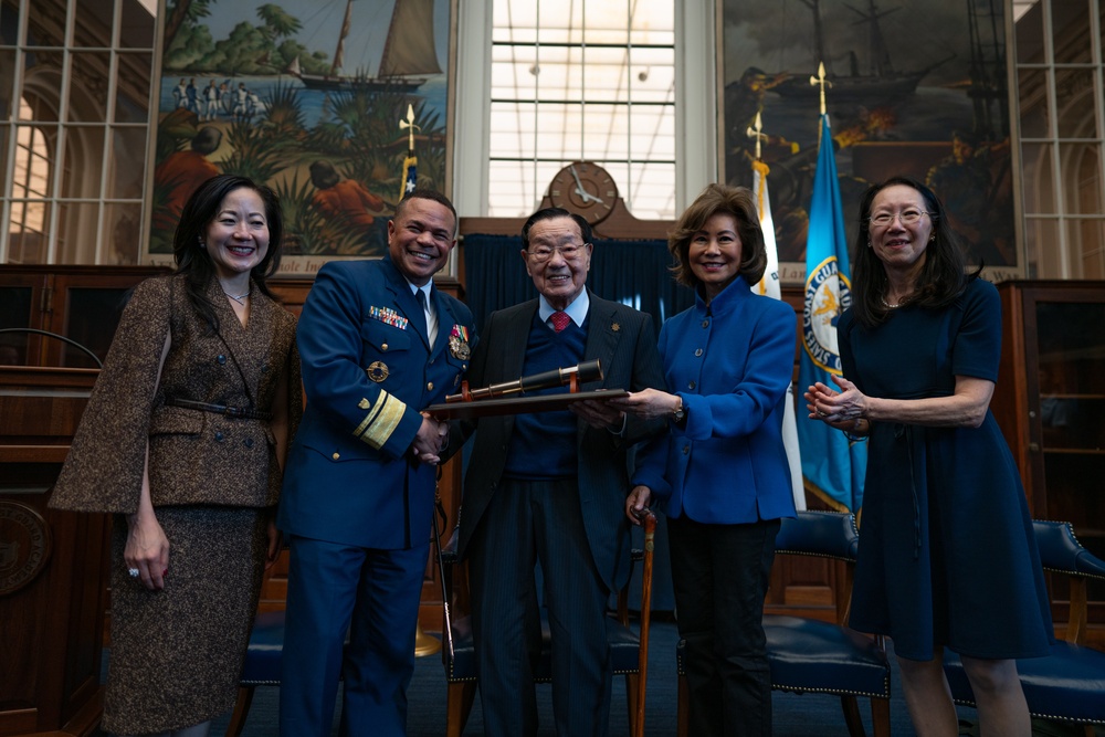 Dr. James Chao receives Scientæ Cedit Mare Award