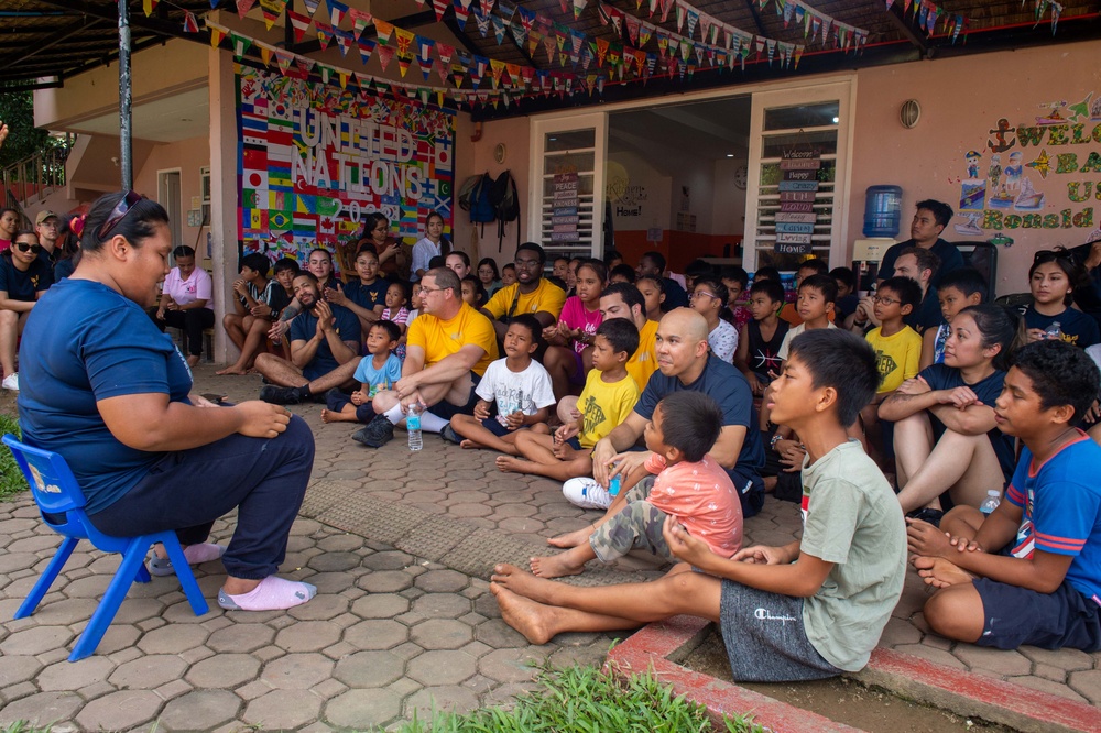 Sailors participate in community relations event in Manila, Republic of Philippines