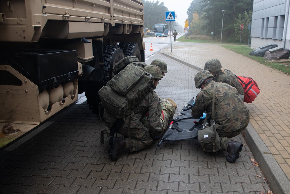 Louisiana National Guard medics partner alongside Polish soldiers to execute mass casualty training in Poland