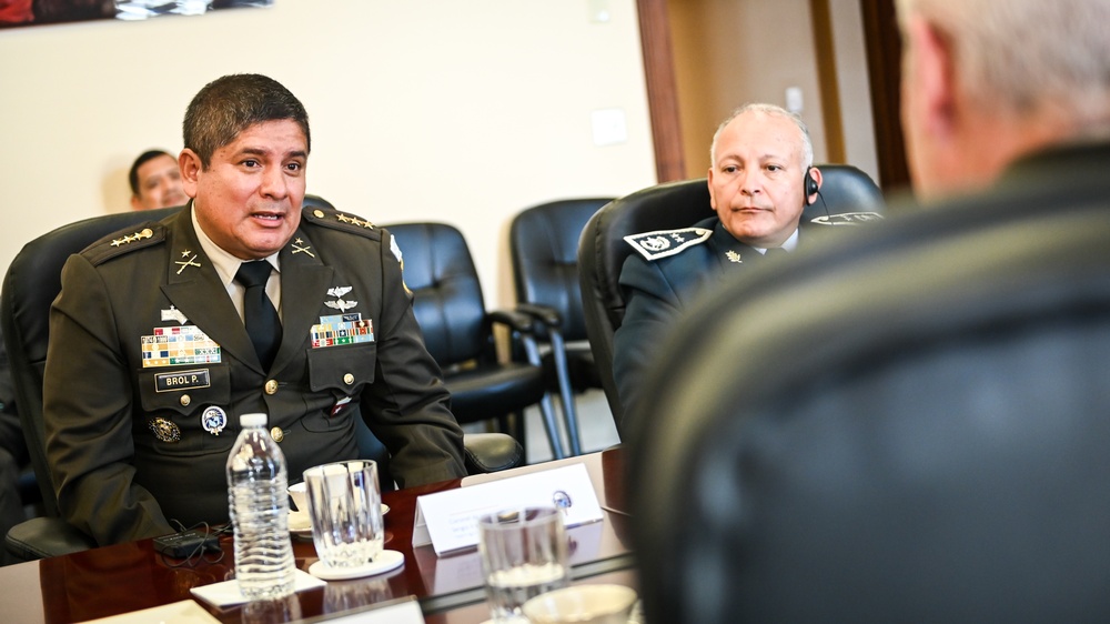 Guatemalan Incoming Chief of Delagation Visits the IADC