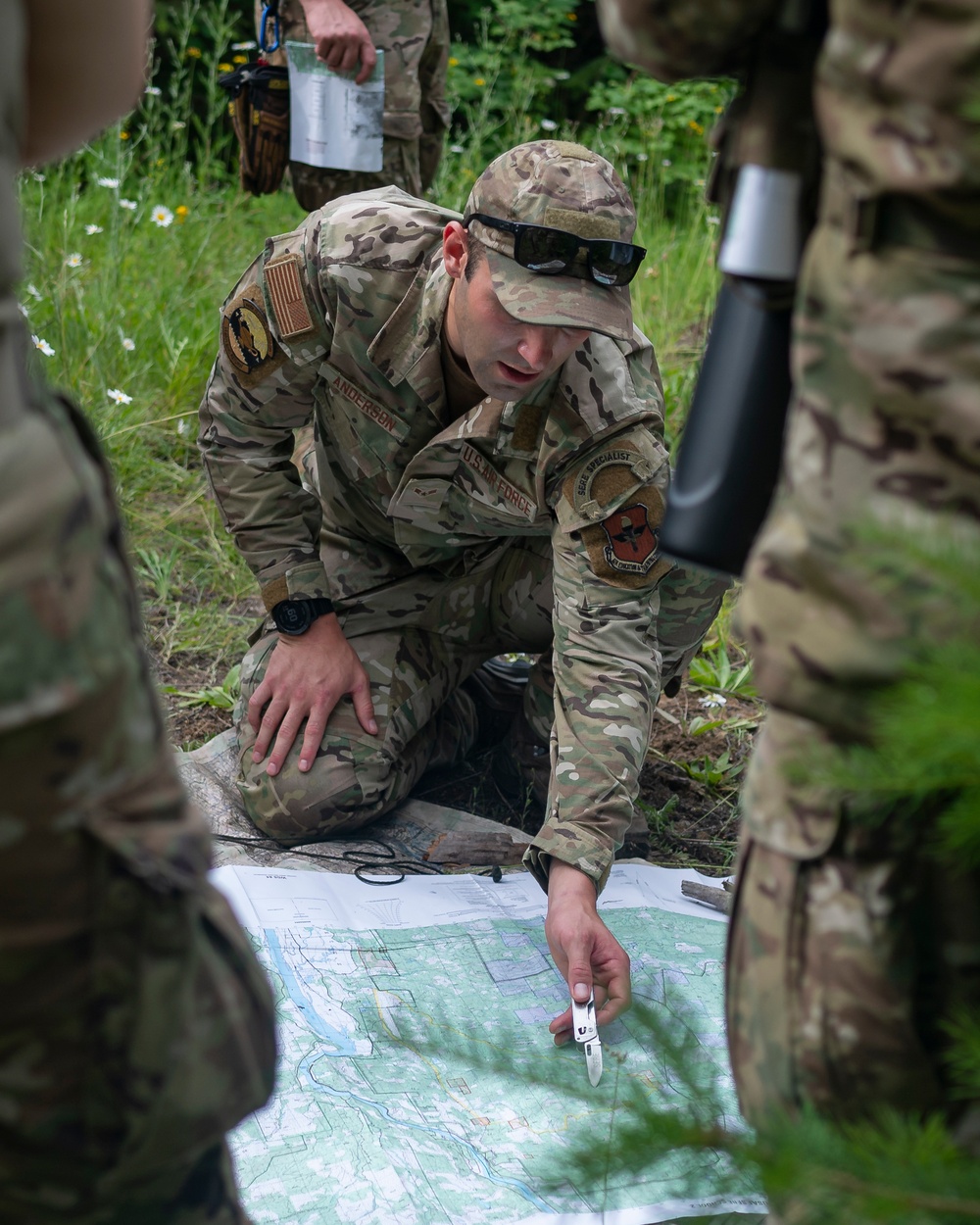 SERE Medics Conduct Search and Rescue Exercise