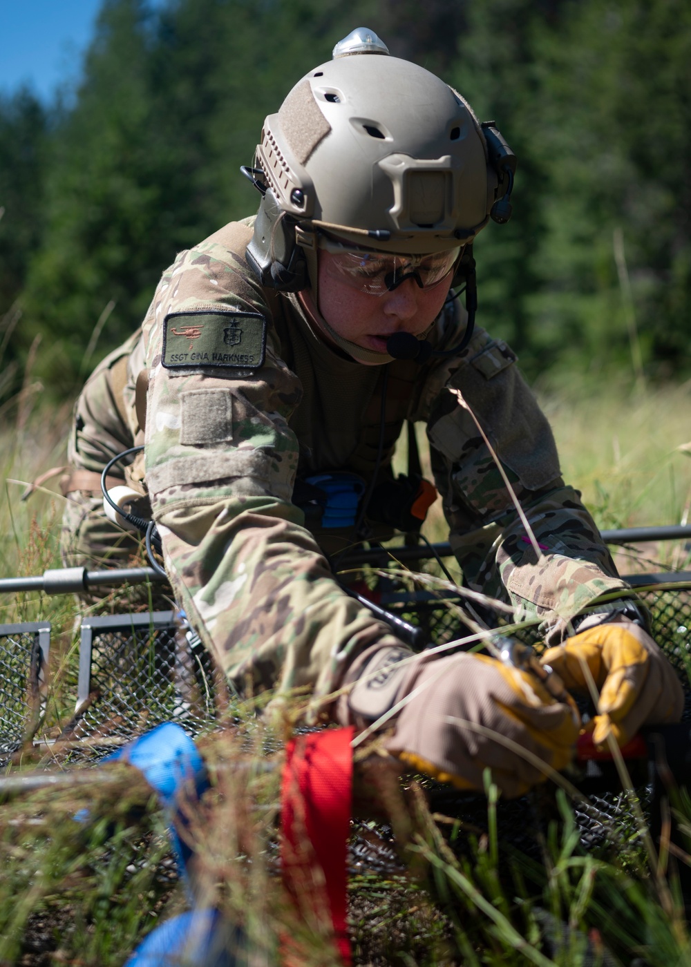 SERE Medics Conduct Search and Rescue Exercise