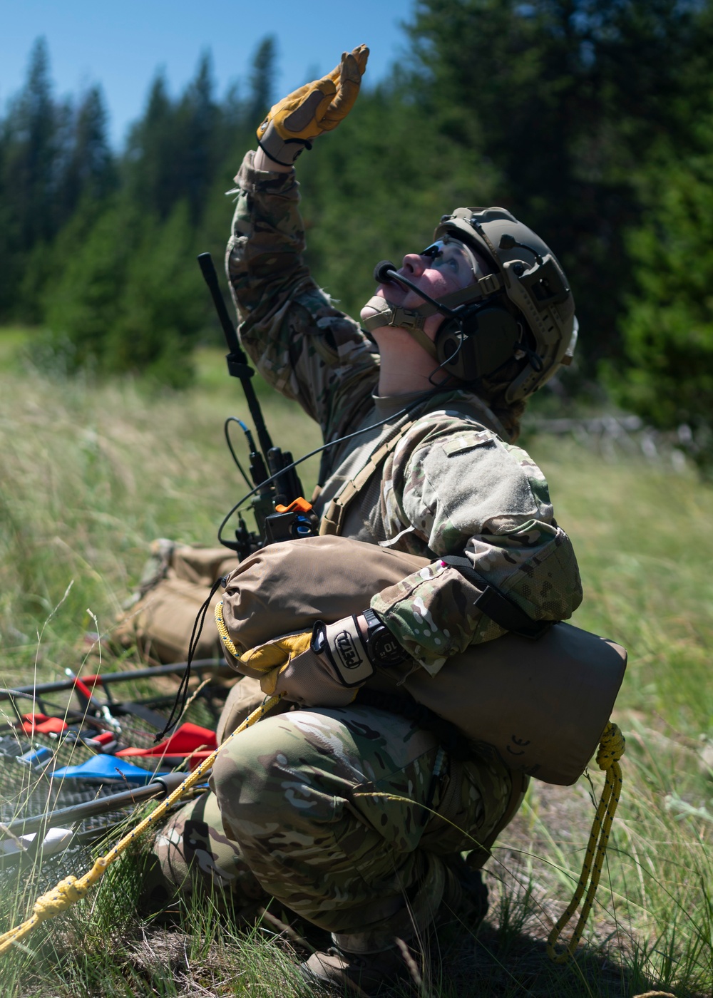 SERE Medics Conduct Search and Rescue Exercise