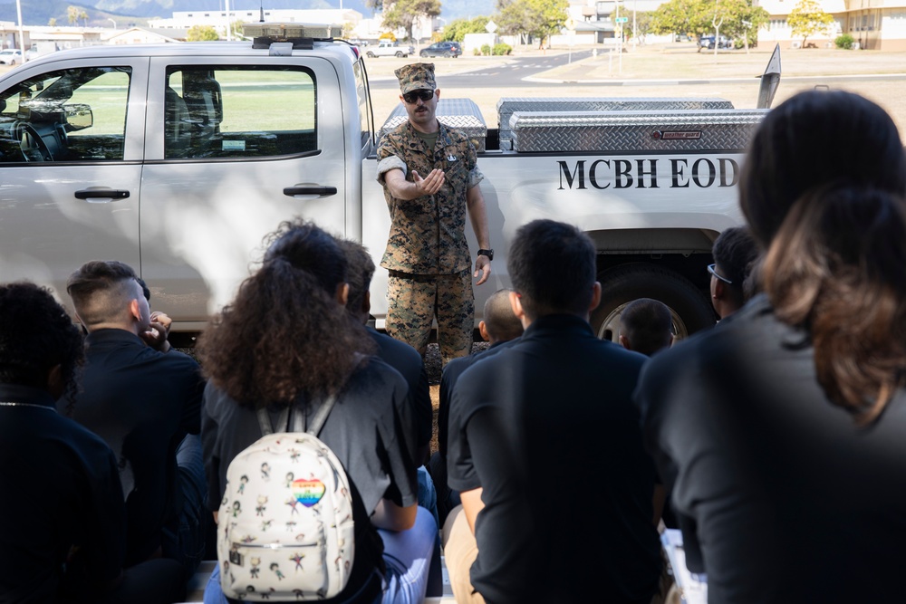 Class is in Session: Kapolei High School JROTC Cadets Visit MCBH