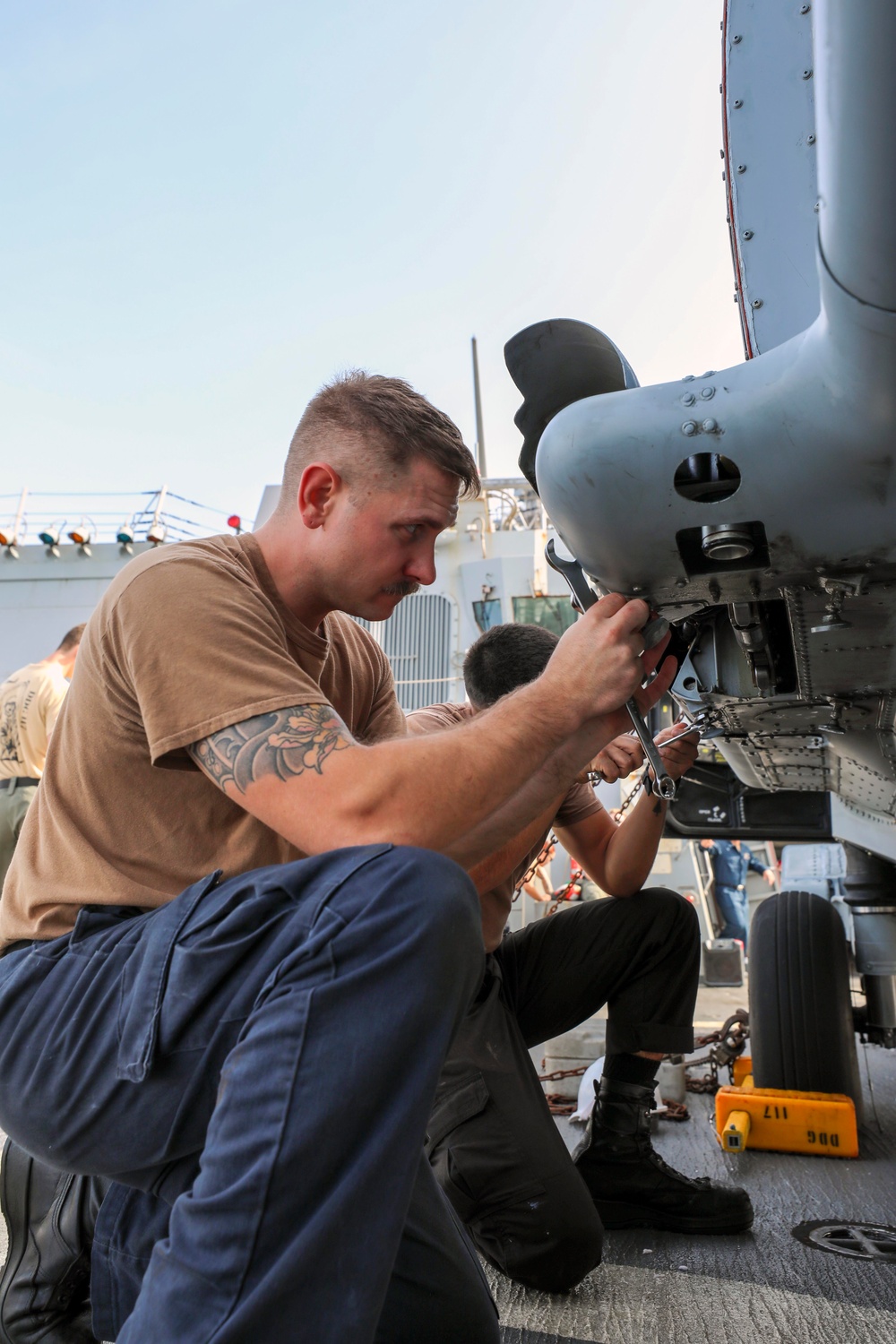 HSM 79 Performs Maintenance Onboard USS Paul Ignatius