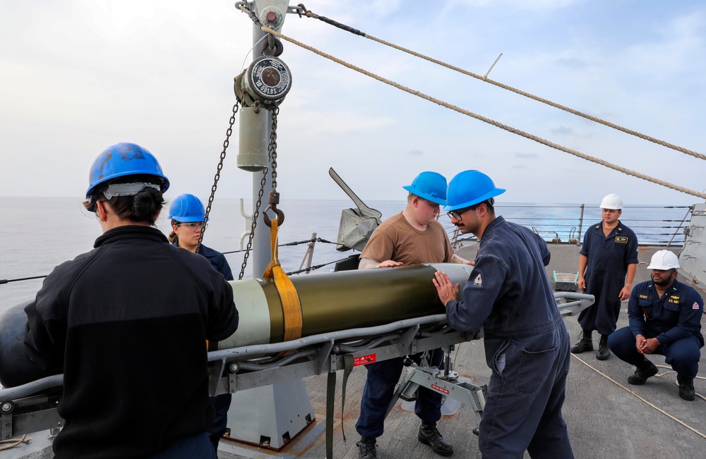 USS Paul Ignatius Conducts Torpedo Maintenance