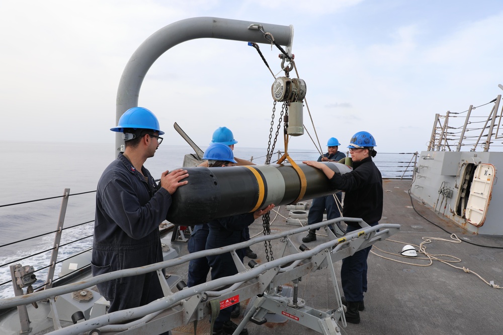 USS Paul Ignatius Conducts Torpedo Maintenance