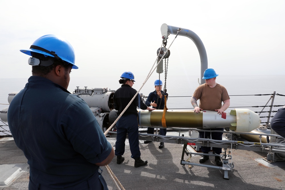 USS Paul Ignatius Conducts Torpedo Maintenance