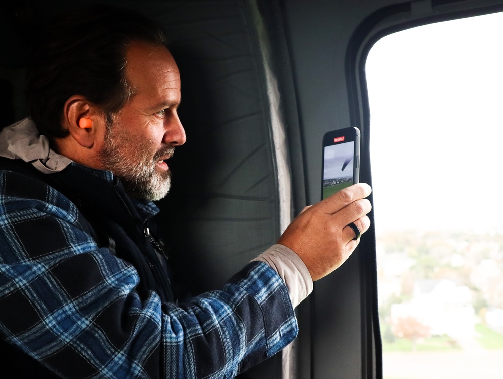 Civilian Employers fly in a Boss Lift after the 2023 New Jersey Governers Military Review