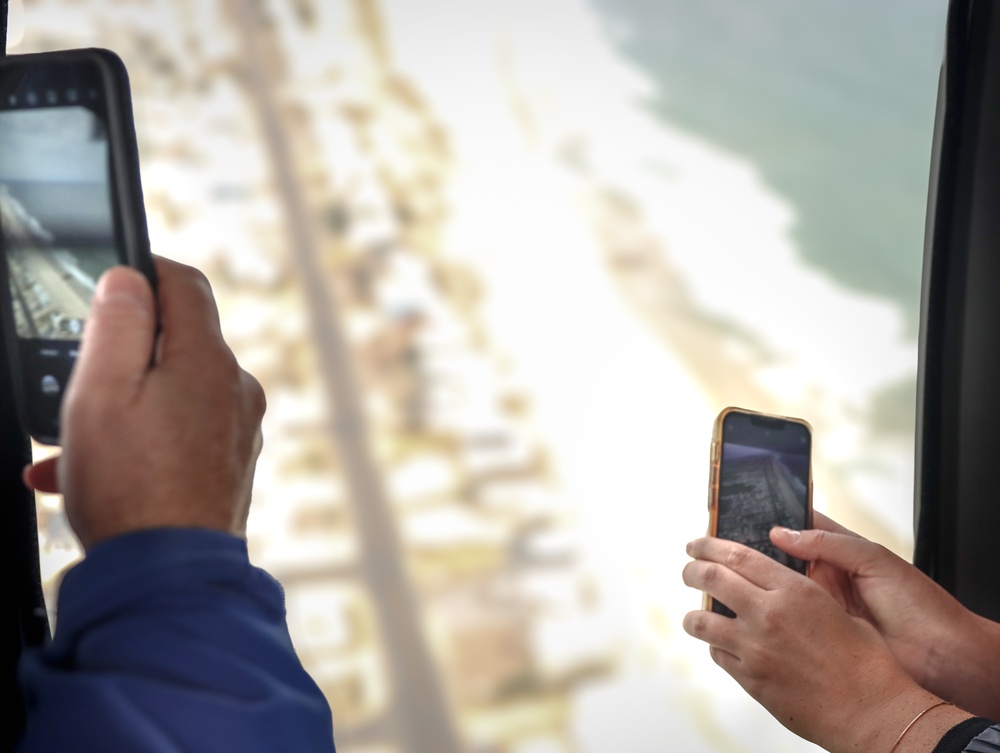 Civilian Employers fly in a Boss Lift after the 2023 New Jersey Governers Military Review