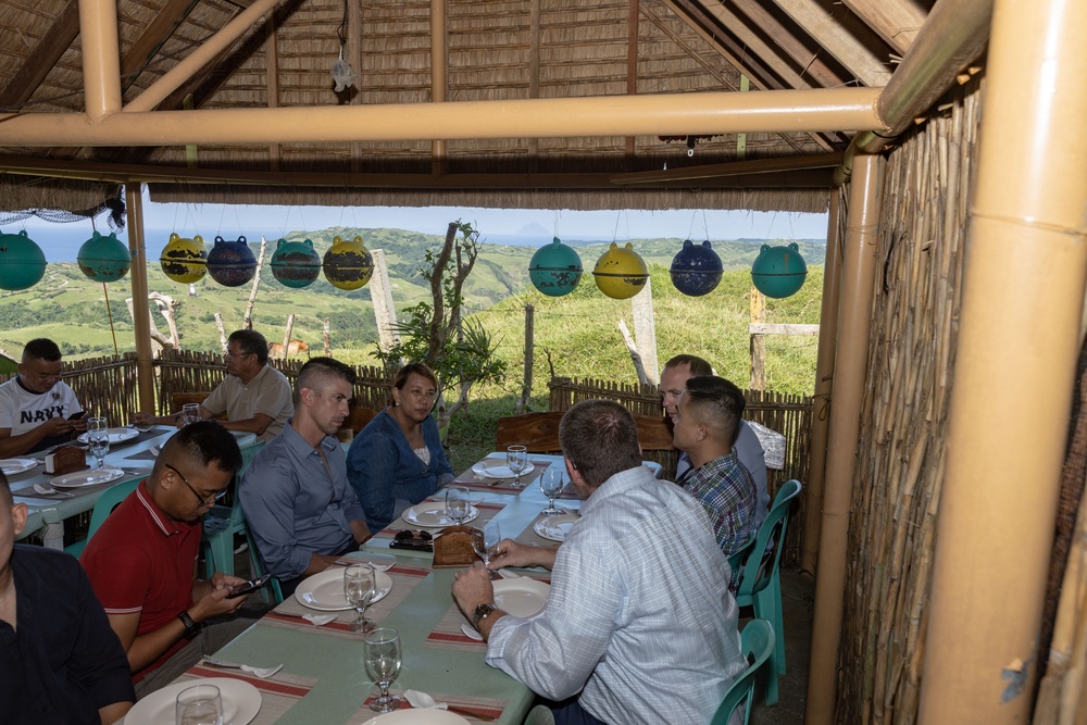 31st MEU Planners and Local Government Leaders discuss KAMANDAG 7