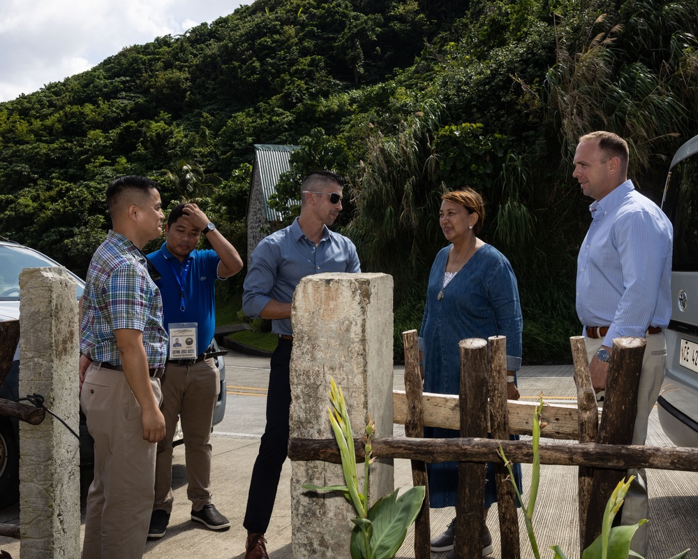 31st MEU Planners and Local Government Leaders discuss KAMANDAG 7