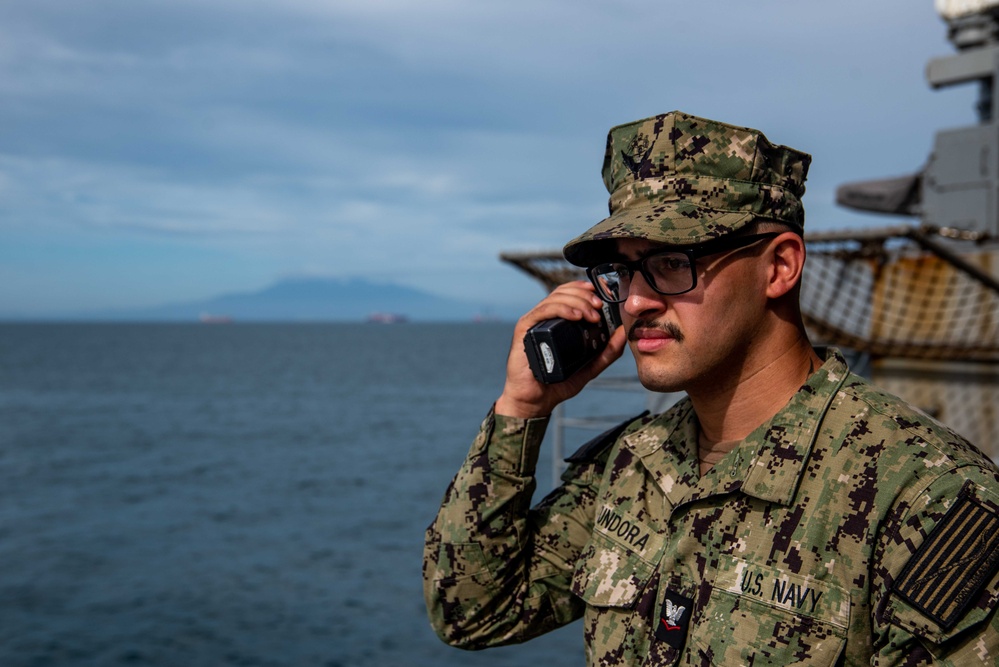 USS Ronald Reagan (CVN 76) departs Manila after a routine port visit