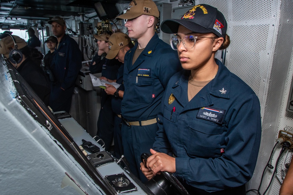 USS Ronald Reagan (CVN 76) departs Manila after a routine port visit