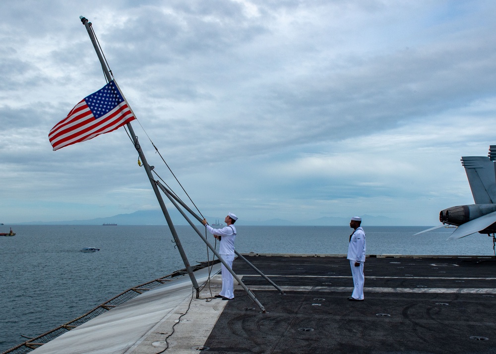 USS Ronald Reagan (CVN 76) departs Manila after a routine port visit