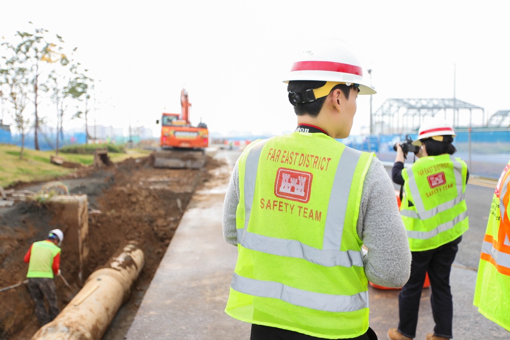 Army engineers construct traffic circle on Camp Humphreys