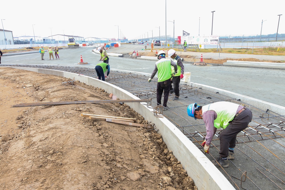 Army engineers construct traffic circle on Camp Humphreys
