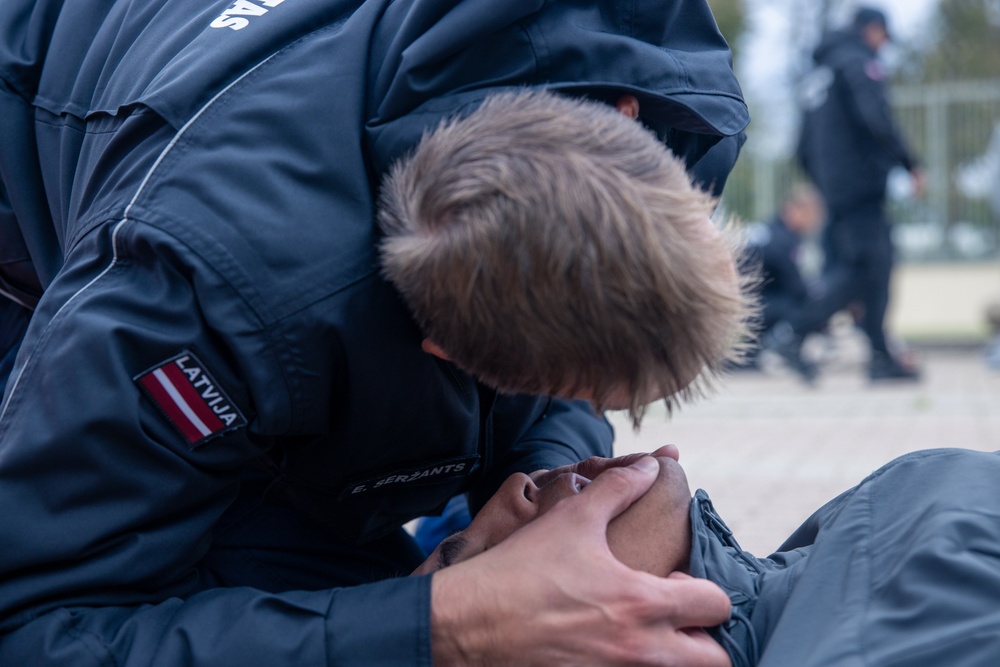 FASTEUR TCCC training with Latvian police