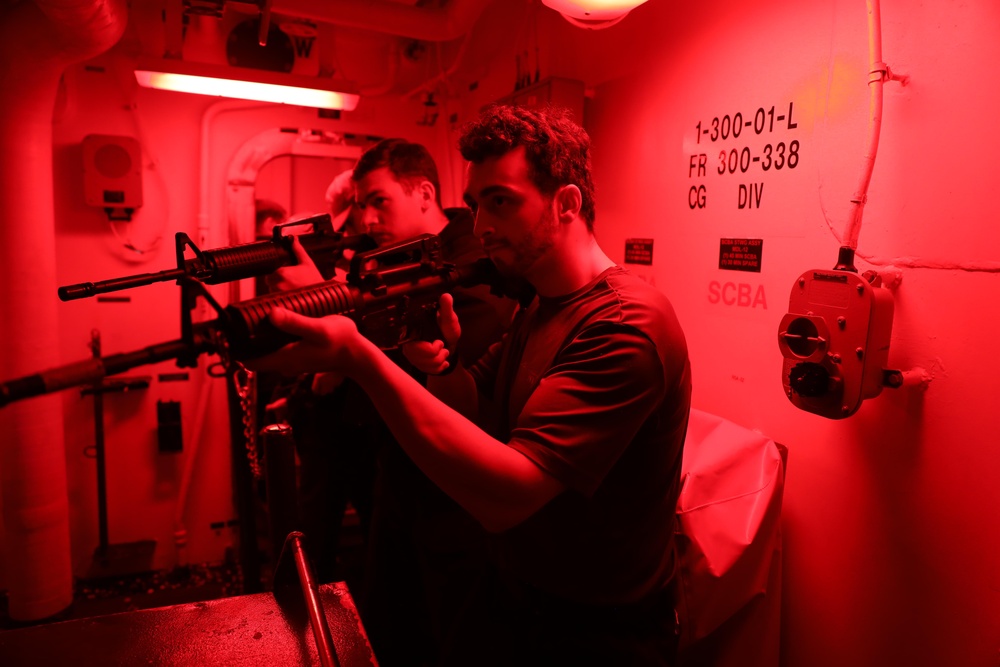USS Paul Ignatius Holds VBSS Training
