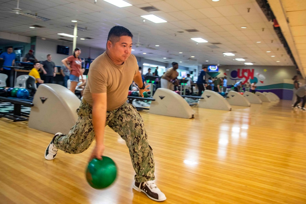 Makin Island Bowling Team