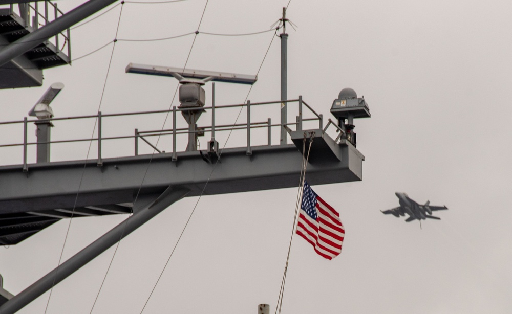 USS Ronald Reagan (CVN 76) conducts flight operations