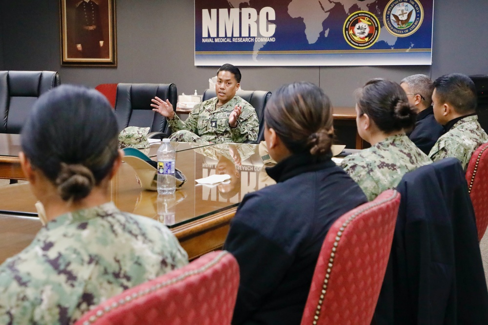 Force Master Chief Mangaran Visits NMRC