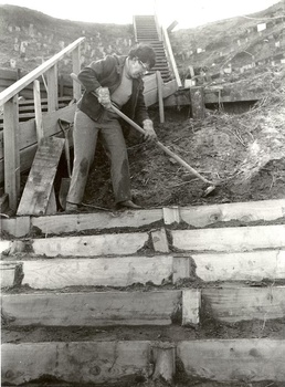 Giorgina Reid performing her work