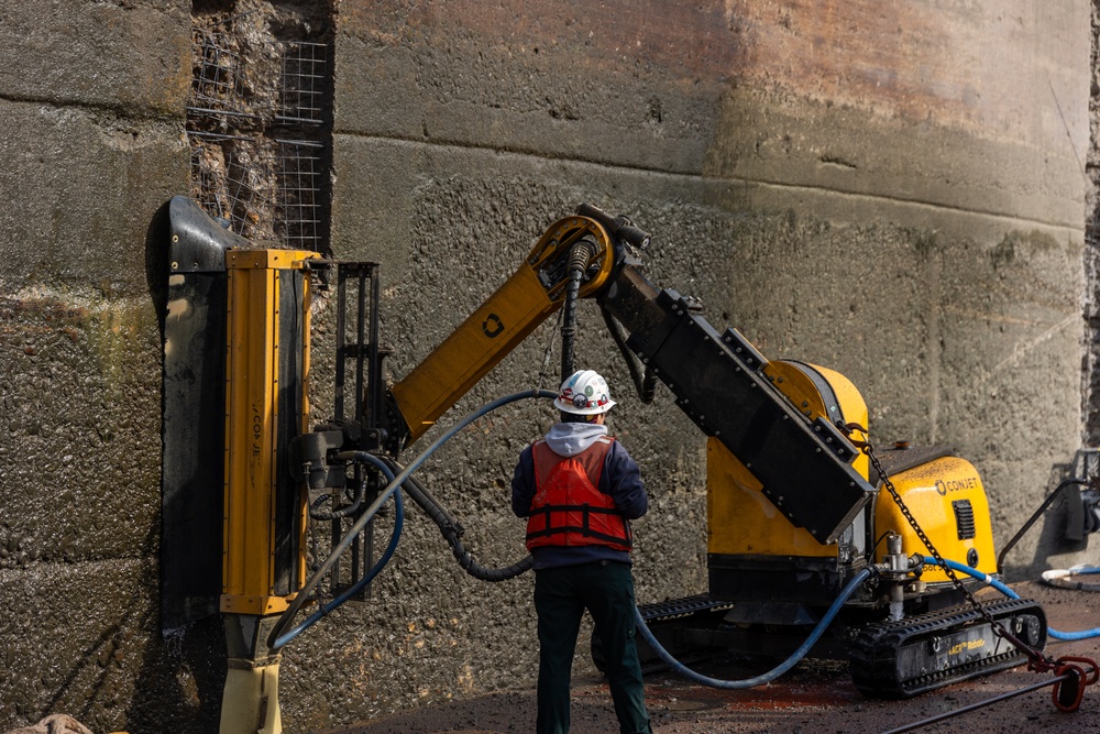 Montgomery Locks and Dam Megaproject Underway to Enhance Ohio River Barge Capacit