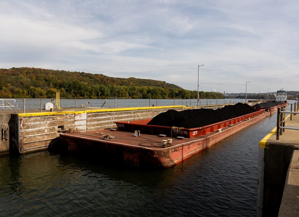 Montgomery Locks and Dam Megaproject Underway to Enhance Ohio River Barge Capacit