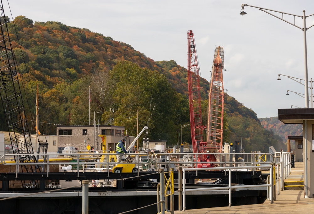 Montgomery Locks and Dam Megaproject Underway to Enhance Ohio River Barge Capacit