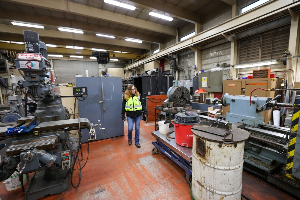 Safety Specialist Inspects Medium Capacity River Repairs Fleet