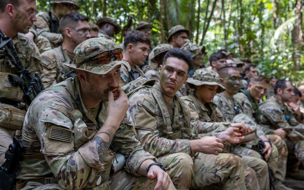 Southern Vanguard 24 Soldiers attend Brazilian Jungle Familiarization Course