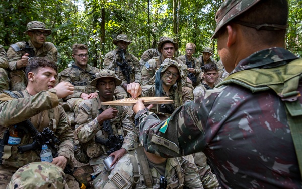 Southern Vanguard 24 Soldiers attend Brazilian Jungle Familiarization Course
