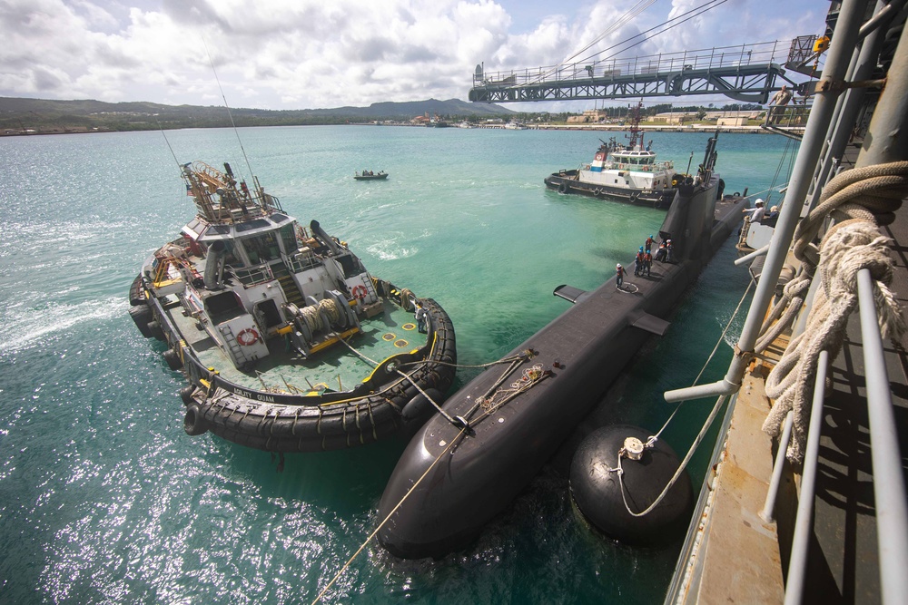 ROK moores alongside ESL