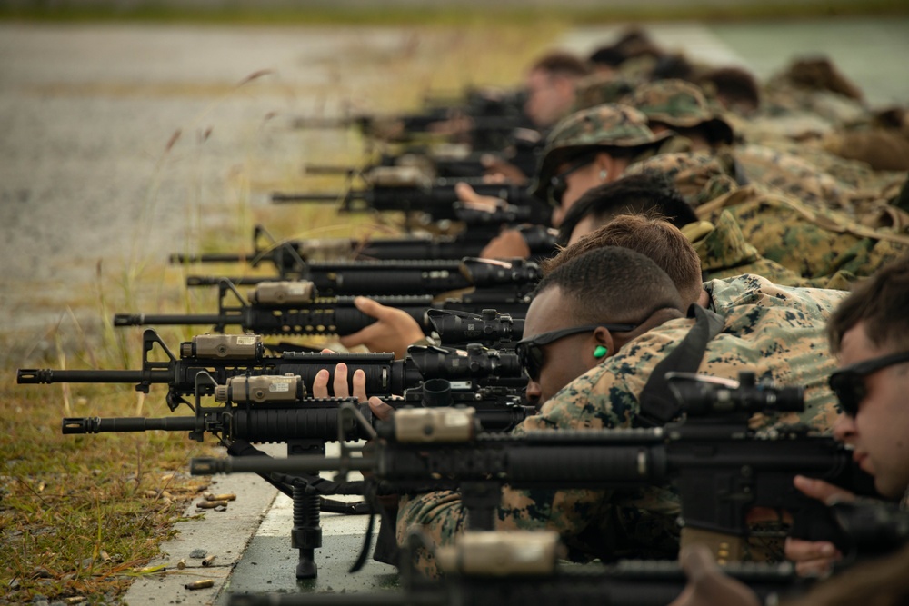 Marines with 3rd Maintenance Battalion conduct a evolution range