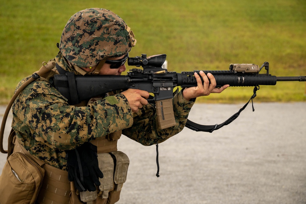 Marines with 3rd Maintenance Battalion conduct a evolution range