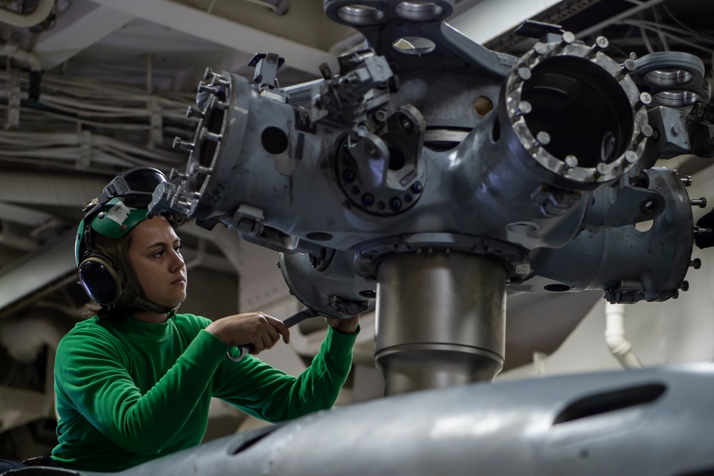 MH-60R Maintenance