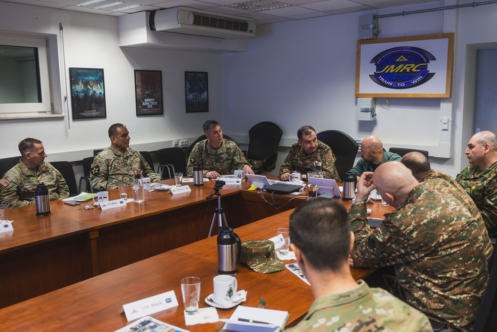 Armenian CHOD Visits JMRC at HTA