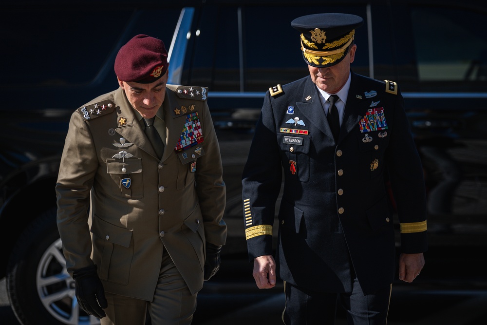 Italian Deputy Chief of Defence Staff Lays Wreath at Arlington