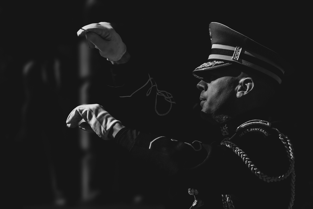 Army Conductor Leads Musicians