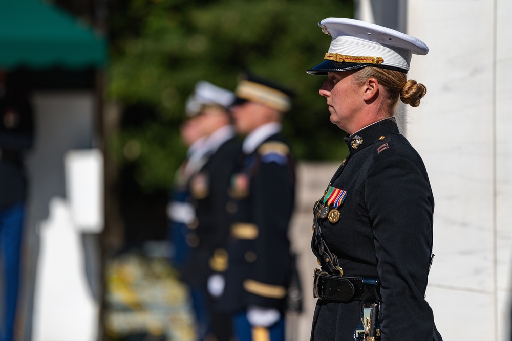 Italian Deputy Chief of Defence Staff Lays Wreath at Arlington