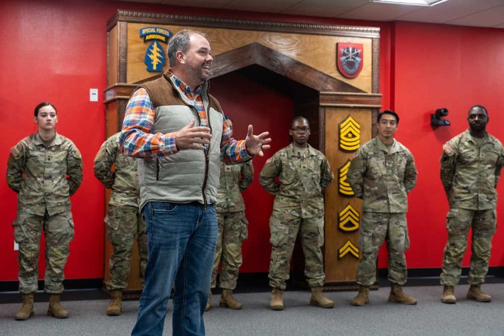 GSB Soldiers receive Awards